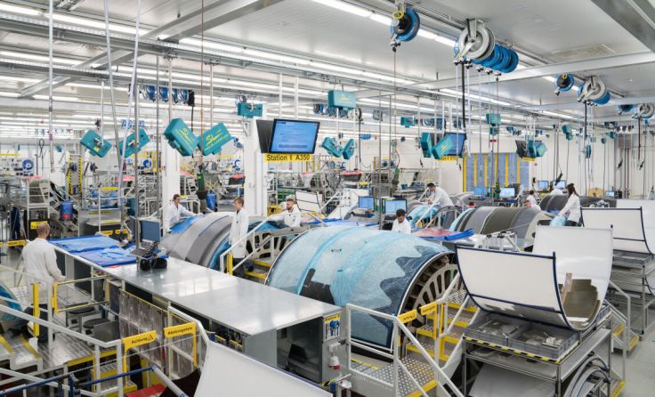 Ein Blick in den Cleanraum im FACC-Werk 4 (Foto: FACC / Gortana)