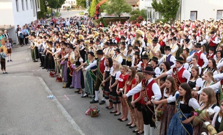 Der MV Senftenbach feiert sein Jubiläum mit zahlreichen Gästen. (Foto: Angela Helm)