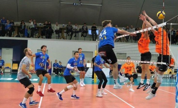 Trotz der Niederlage gegen Tirol bleibt der UVC Tabellenzweiter. (Foto: Wakolbinger)