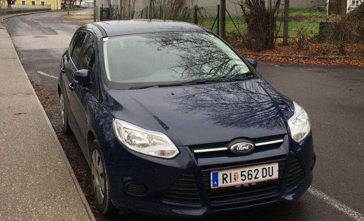 Eine mobile Radaranlage kontrolliert im Juni im Voglweg. (Foto: Tips / Horn)