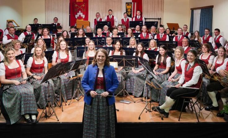 Der MV Peterskirchen beim Frühjahrskonzert 2025 (Foto: Manuel Birn)