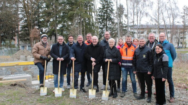 Spatenstich für Brücke beim Brauereipark in Ried