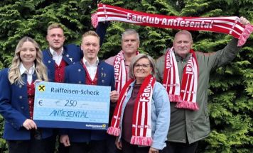 Bayern-Fanclub spendet an Jugendmusiker