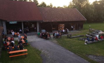 WM-Spiel Österreich - Argentinien im Rohbau