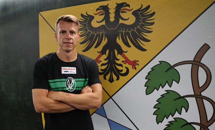 Stefan Schwab unterzeichnete einen Vertrag mit der SV Ried. (Foto: SVR/Schröckelsberger)