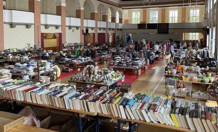 Der Flohmarkt bietet eine große Auswahl. (Foto: TV Ried 1848)