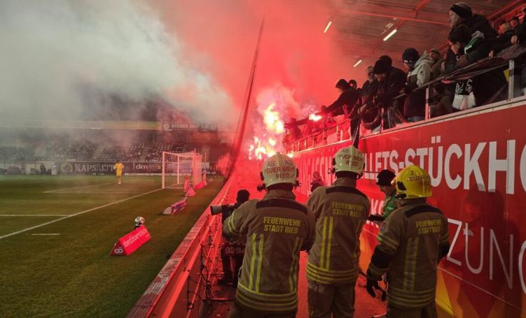 Im Umgang mit Pyrotechnik ist die Rieder Feuerwehr geübt. (Foto: FF Ried)