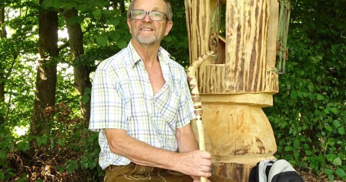 Hans Hermandinger präsentiert sein Buch „Magischer Kobernaußerwald“