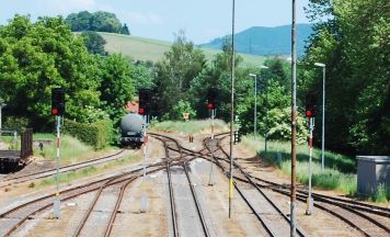 Wegen Bauarbeiten: Streckensperre und Schienenersatzverkehr zwischen Ried im Innkreis und Schärding