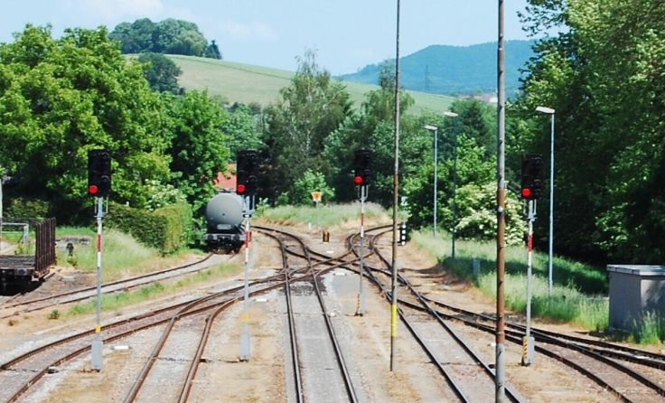Vom 5. bis 16. Oktober ist die Bahnverbindung Ried-Schärding gesperrt. (Foto: Horn)
