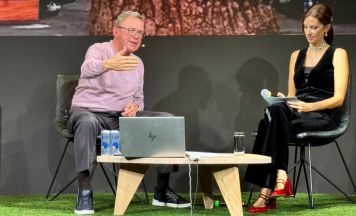 Teamchef Ralf Rangnick sprach in Ried über Führung und Teamgeist