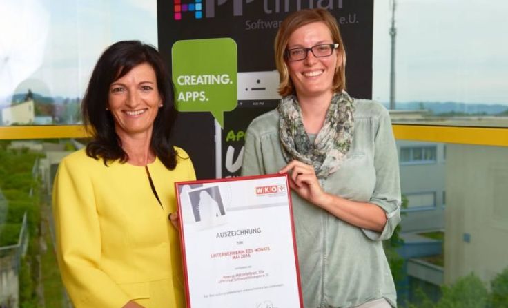 Verena Mitterlehner (r.) mit Margit Angerlehner von „Frau in der Wirtschaft“ Foto: Lauringer