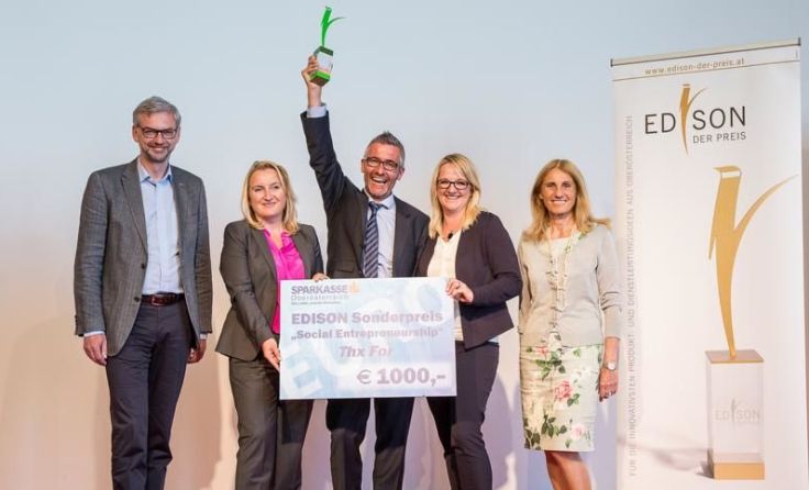 Große Freude herrschte bei Heinrich Enengl über die Auszeichnung. Foto: Land OÖ