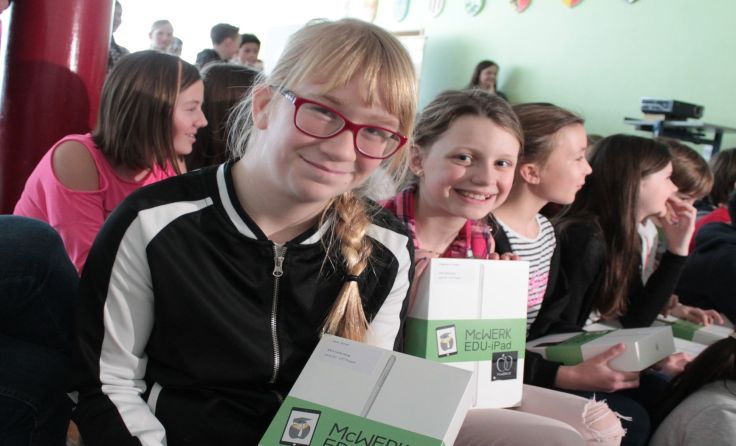 Vorgezogenes Ostergeschenk auch für Lena (l.) und Magdalena. Foto: Hanner