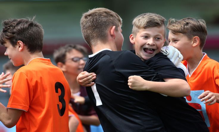 Den Teamgeist weckt die Sparkasse OÖ Schülerliga. Foto: Foto Lui