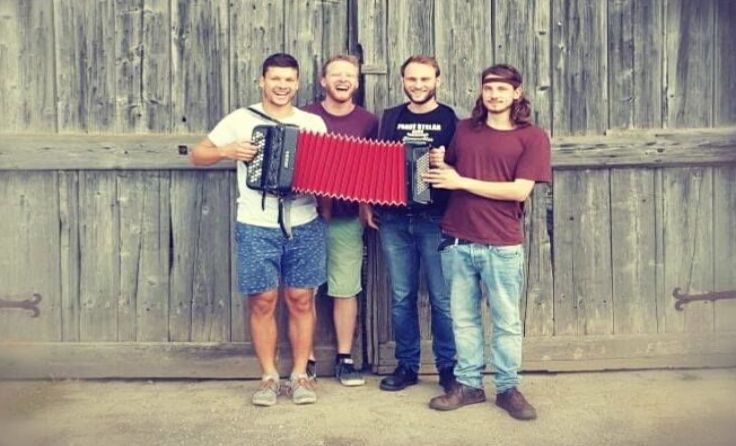 FüzzBappn beehrt das Steffinger Open Air.