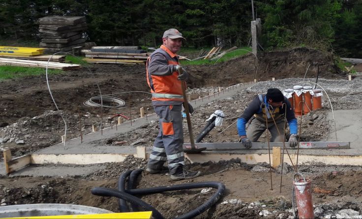 Obmann Franz Danner und viele Vereinsmitglieder legen selbst Hand an. Foto: SSU St. Johann