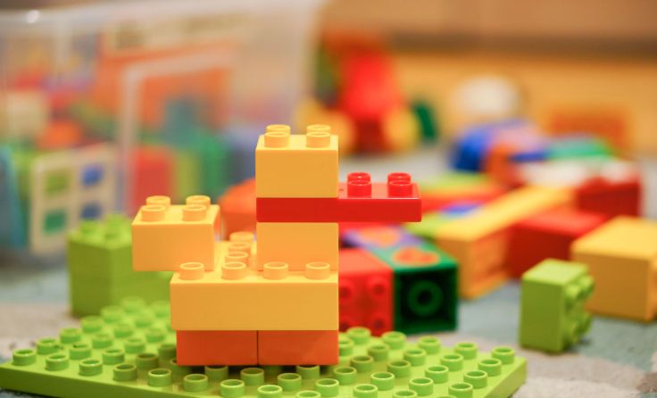 Auch altes Spielzeug kann neue Besitzer finden. Foto: 1000 Words Images/Shutterstock.com