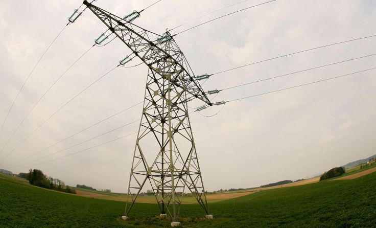 Die geplante Trasse führt quer durch den Helfenberger Ortsteil Ahorn. Foto: Weihbold