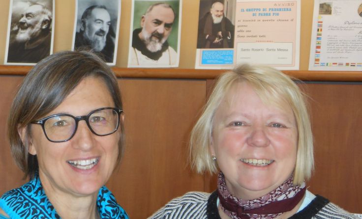 Gina Gusso (Internat. Gebetsgruppenzentrum) mit Maria Valerie Stagel (r.). Foto: privat