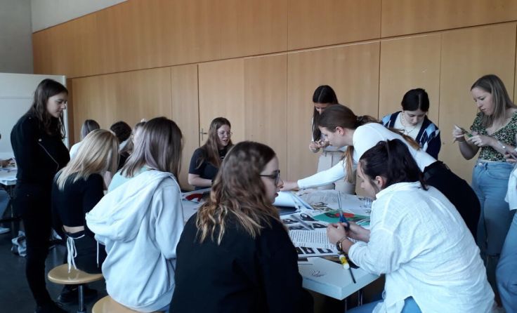 Die 4a HLW wurde in Kunstworkshops von Kunstpädagogen des Lentos begleitet. (Foto: BBS Rohrbach)