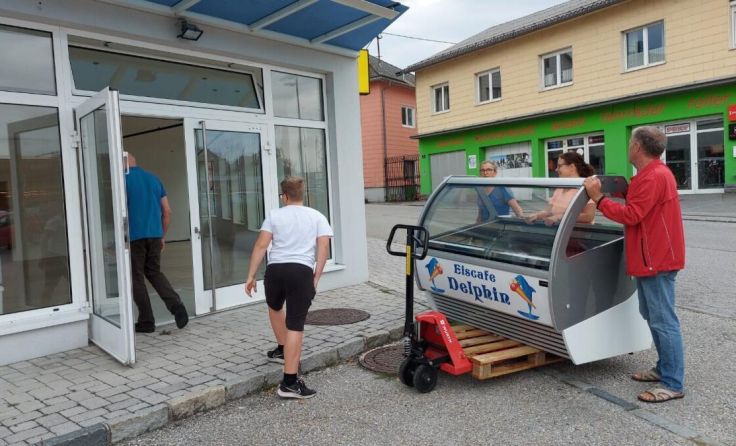 Die Kühlvitrine hat ihr neues Zuhause bereits bezogen. (Foto: privat)