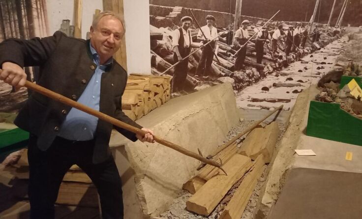 Kurt Schopper ist Kustos mit Leib und Seele im "Lehner-Museum". (Foto: Hanner)