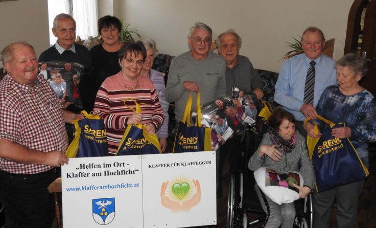 Große Freude herrschte bei der gemeinsamen Weihnachtsfeier (Foto: Verein Helfen im Ort)