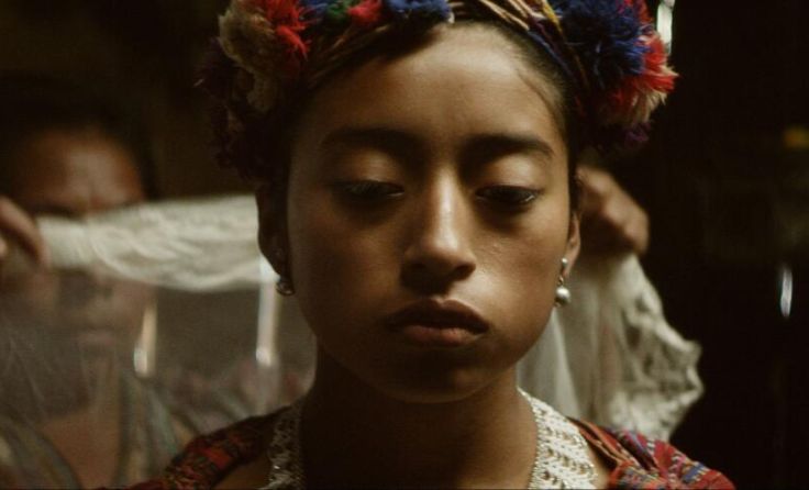 María sehnt sich nach der Welt jenseits des Vulkans. (Foto: Trigon Film)