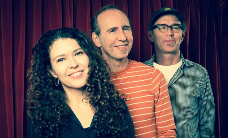v.l.: Sylvie Courvoisier, Drew Gress, Kenny Wollesen (Foto: Caroline Mardok)