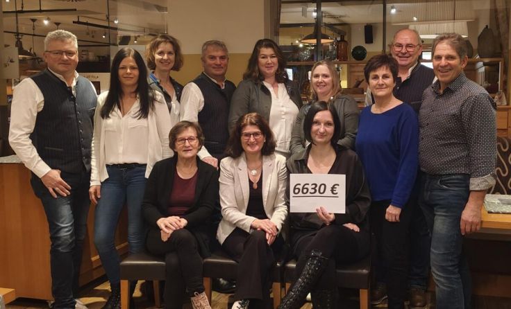 Spendenübergabe an den Verein AltNa(h)Und im Hansbergland (Foto: privat)