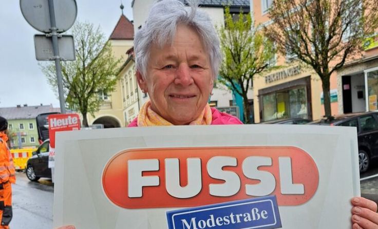 Freude über den Gewinn bei Herta Ganser (Foto: Hanner)