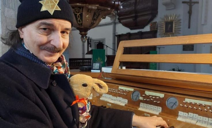 Rainer König-Hollerwöger weiß die Orgel meisterlich zu spielen. (Foto: IPS-Wien)
