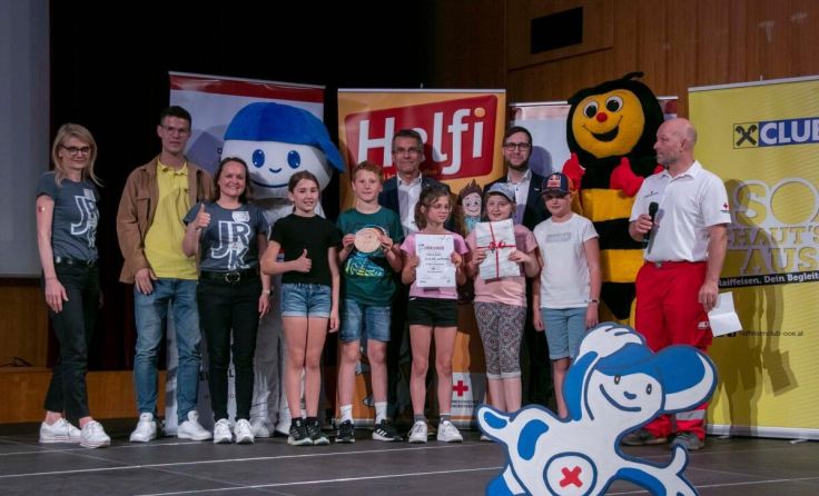 Siegerehrung für den 2. Platz der "Helping Hands" aus St. Peter (Foto: OÖJRK/ Kat Art Fotografie)