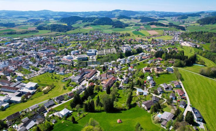 Die Dächer Rohrbach-Bergs sollen sinnvoll genutzt werden. (Foto: Karl Neissl)