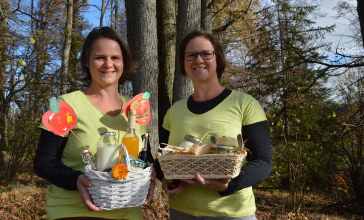 Martina Peinbauer (l.) und Helene Reiter sind das Team HofBegegnungen. (Foto: HofBegegnungen)