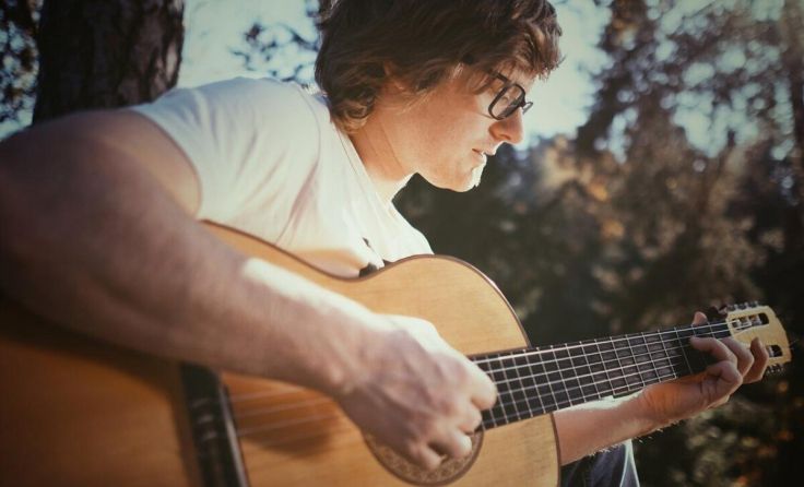 Sigi Mittermayr lässt die Gitarre erklingen. (Foto: Mittermayr)