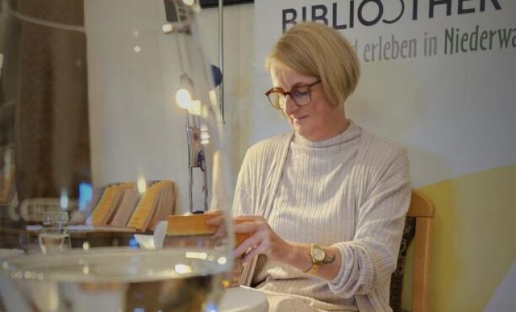 Michaela Würflinger bei einer Lesung (Foto: privat)