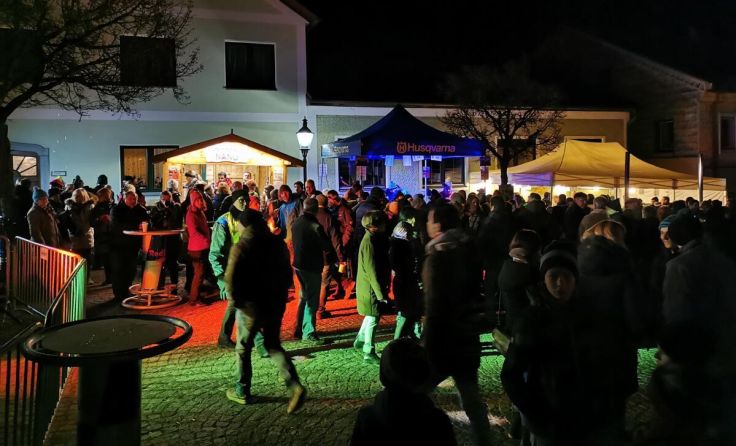 Gute Stimmung zum Jahresausklang in St. Peter (Foto: Marktgemeinde St. Peter)