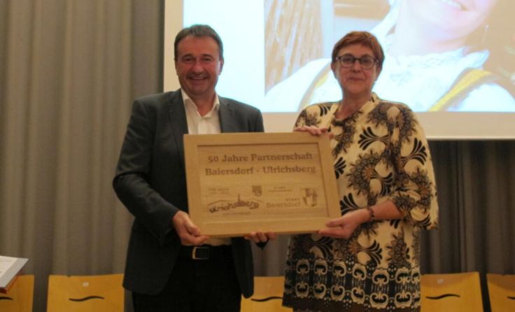 Erneuerung des Partnerschaftsversprechens beider Bürgermeister (Foto: Marktgemeinde Ulrichsberg)