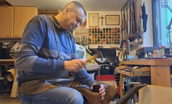 Bald acht Generationen retten in St. Veit Lieblingsschuhe vor dem Müll