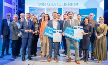 Zwei schlaue Köpfe aus dem Bezirk Rohrbach mit Fachhochschul-Award geehrt