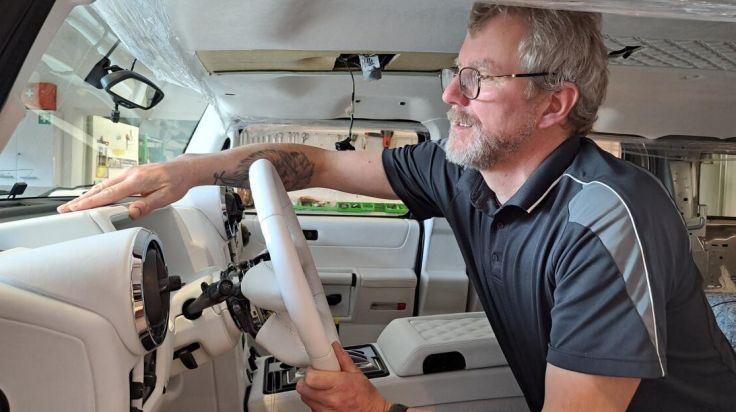 St. Veiter Fahrzeugsattler macht Autoträume für Promis und Oldtimer-Freunde wahr