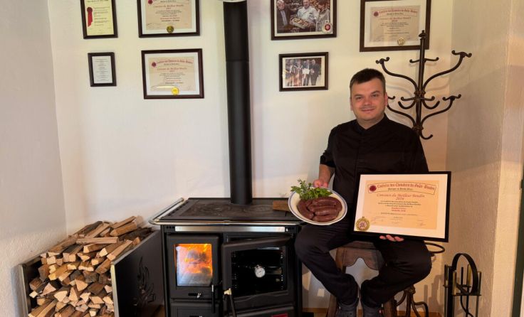 Lukas Haudum mit der Gold-Blutwurst (Foto: Haudum)