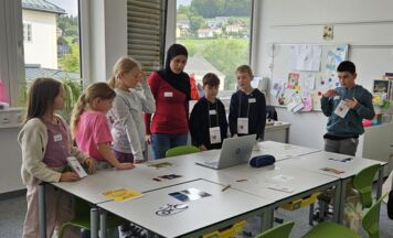 Rohrbacher HAK-Schüler wechselten für einen Tag in die Volksschule