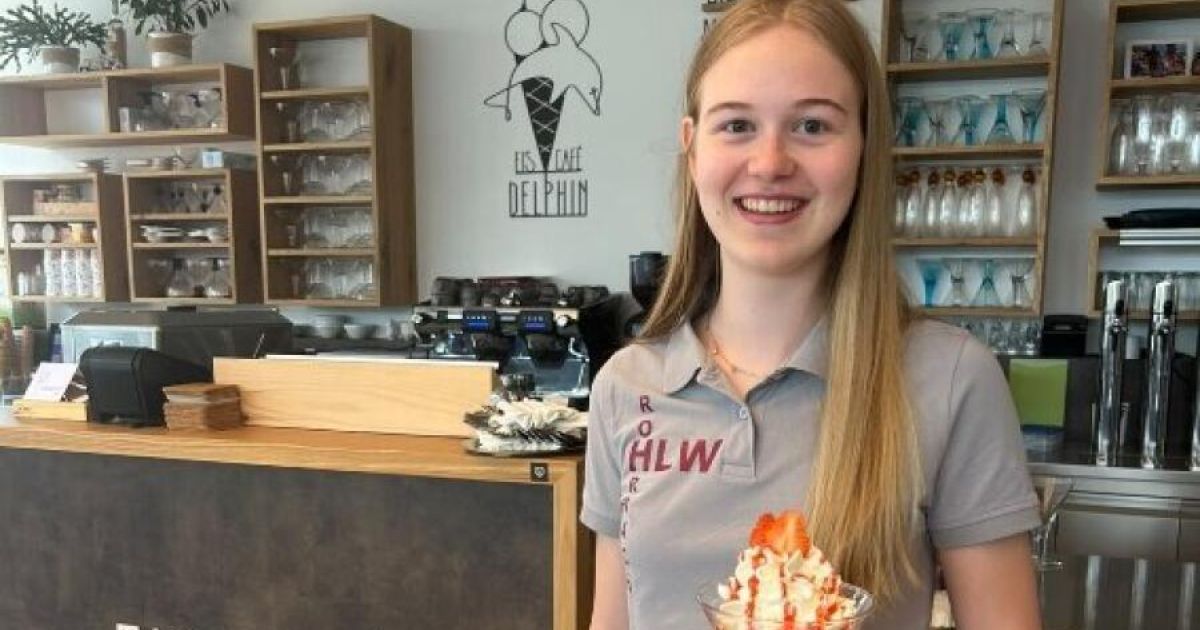 HLW-Schüler führen wieder für einen Tag das Eiscafé Delphin