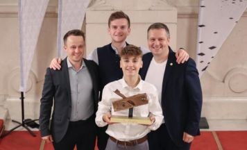 Haslacher Jungtischler siegte bei Bundeslehrlingswettbewerb in Graz