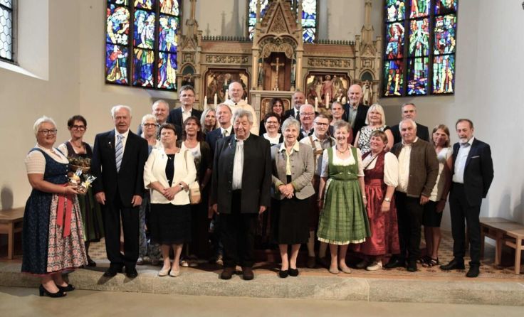 Die Ehejubilare der Pfarre Oberneukirchen (Foto: Erika Ganglberger)