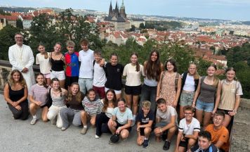 24 Ministranten aus Peilstein und Julbach erkundeten drei Städte Europas