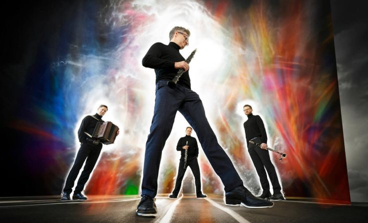 Vier begnadete Musiker bilden das Ensemble „Faltenradio“. (Foto: Lukas Beck)